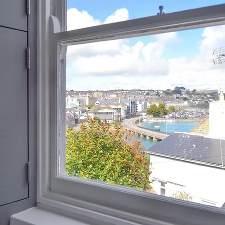 33 Chapel Street * Penzance